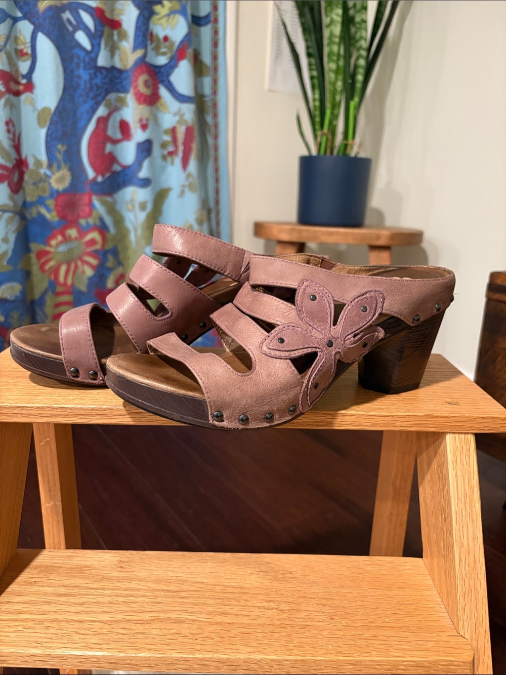 Dansko Mauve Leather Floral Cutout Heeled Clogs in Size 38